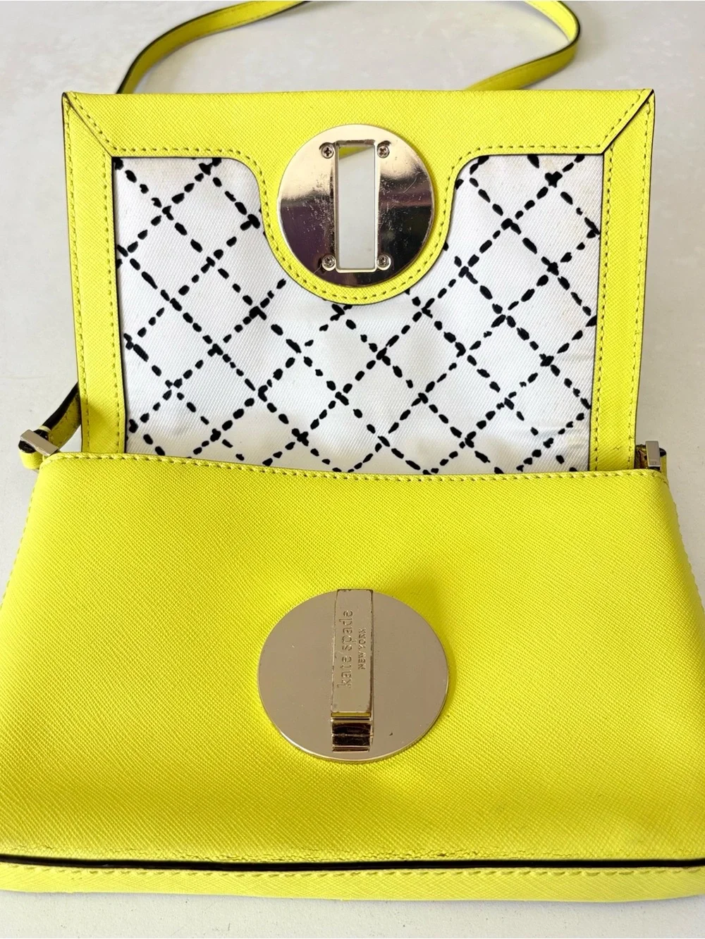 Kate Spade Sally Yellow Cow Leather Turnlock Cossbody Bag Purse 7.5”x5”